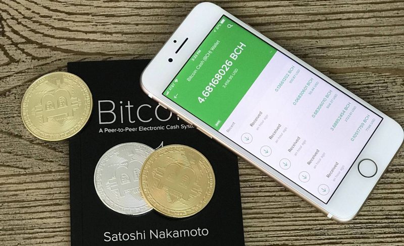 Le Bitcoin aurait été inventé par le Japonais Satoshi Nakamoto.
En fait, personne ne sait exactement si cette personne existe
réellement et s’il s’agit bien du génial inventeur. CC