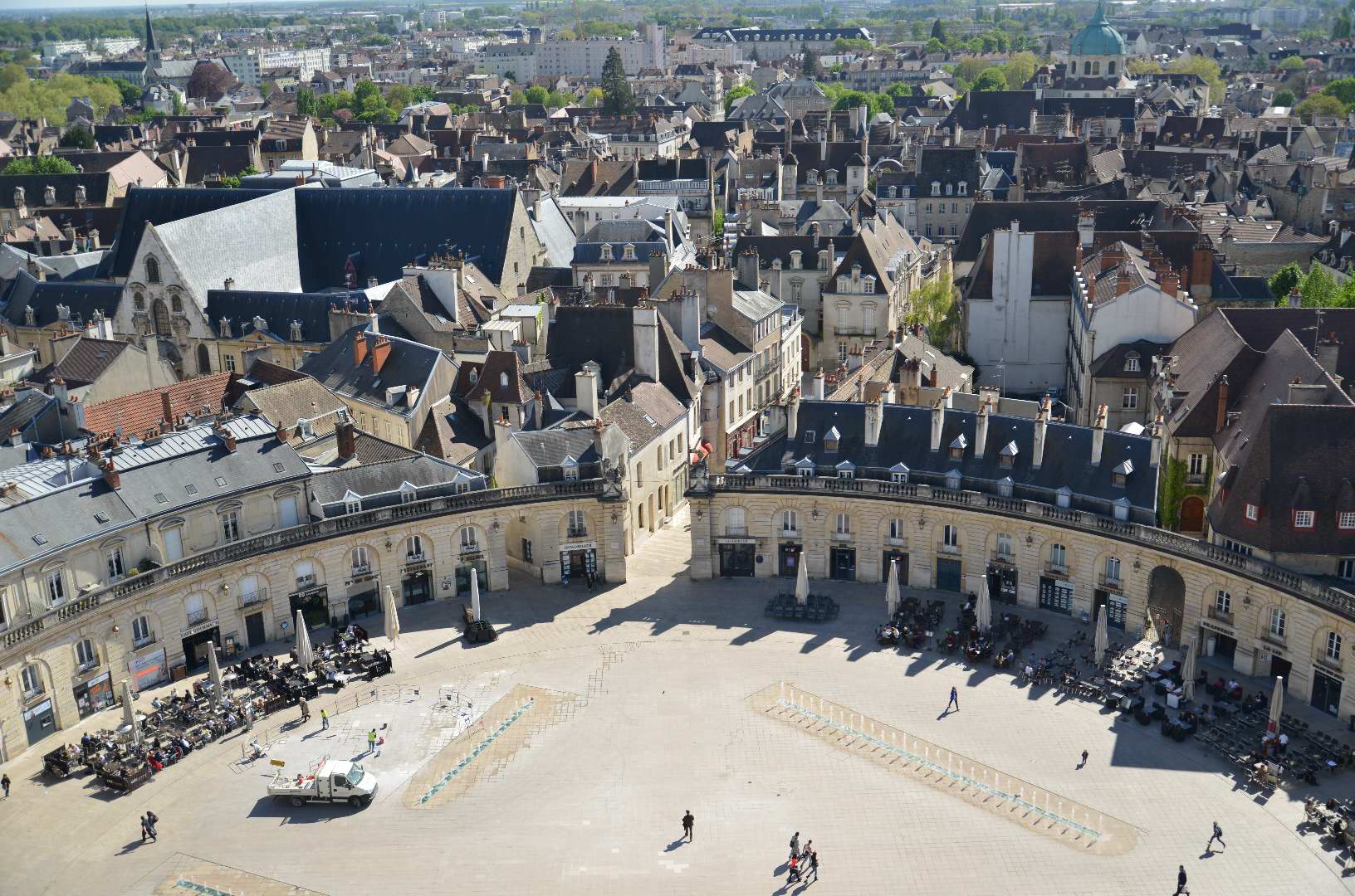 OnDijon fait de la capitale bourguignonne la Smart City
la plus avancée de France. CC Toutaitanous