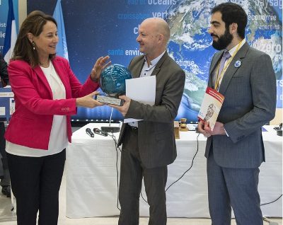 Jonathan Wertel (à droite) a reçu le prix
de la jeune entreprise innovante pour
la prévention des risques de catastrophe
naturelle © D.R.