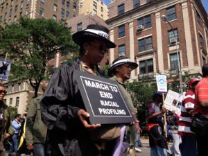 Manifestation d’Afro-américains et de Latinos contre la police prédictive.