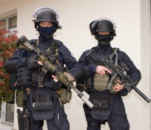 Deux gendarmes du GIGN