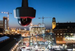 axis-communications-a-fourni-a-la-gare-routiere-de-madrid-une-dizaine-de-cameras-qui-embarquent-des-algorithmes-de-reconnaissance-faciale.