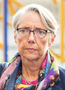 selon-elisabeth-borne-il-est-necessaire-de-systematiser-le-port-du-masque-dans-tous-les-espaces-de-travail-clos-et-partages.