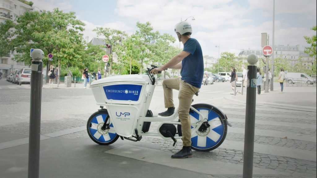 emergence-bike-embarque-des-rangements-medicaux-et-un-caisson-isotherme-il-eut-roule-durant-160-kilometres