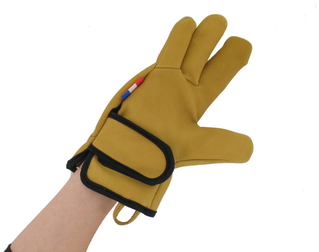 rostaing-conçoit-des-gants-sur-mesure-pour-les-mains-amputees