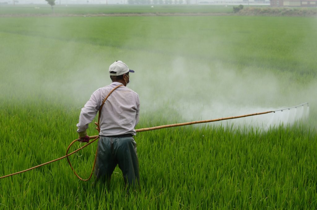 les-perturbateurs-endocriniens-se-retrouvent-dans-les-pesticides