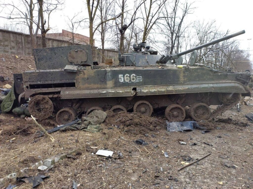 destruction-d-un-tank-russe-par-les-forces-ukrainiennes-a-mariupol 