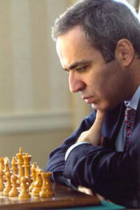 garry-kasparov-champion-du-monde-d-echecs-de-1985-a-2000-ambassadeur-d-avast 
