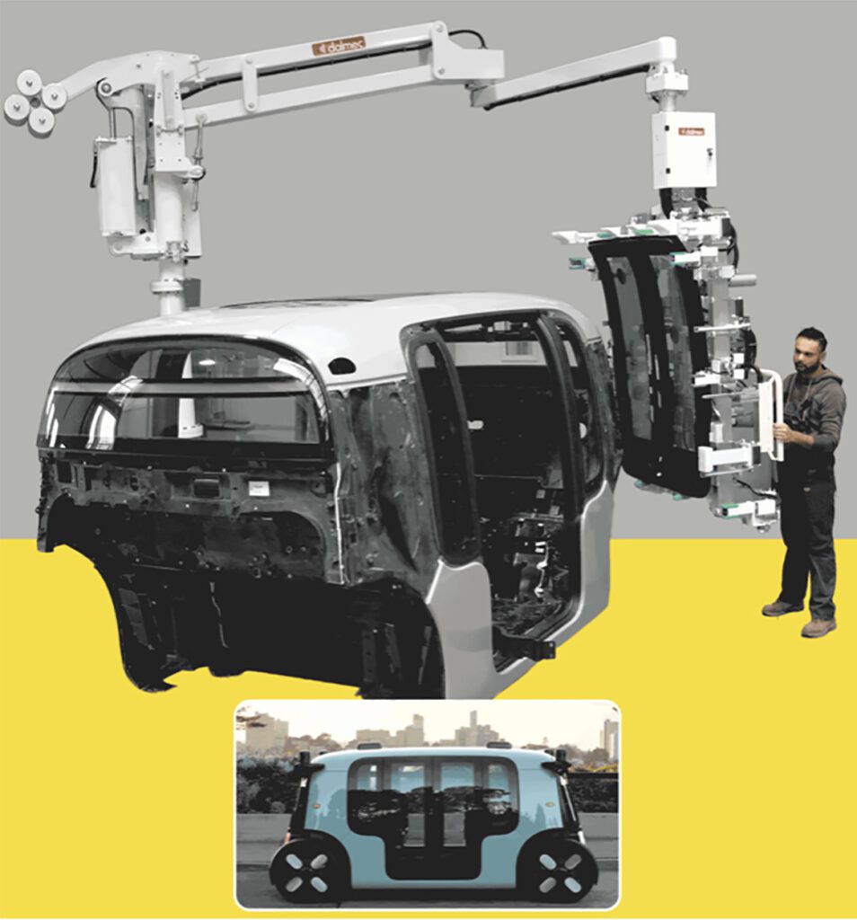 l-appareil-manipule-deux-portes-de-vehicule