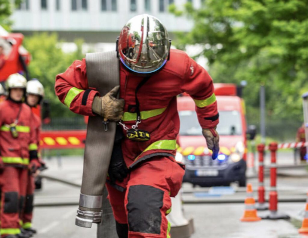 la-brigade-des-sapeurs-pompiers-de-paris-mobilise-8600-militaires-d-active-ses-800-reservistes-et-ses-150-volontaires-service-civique 