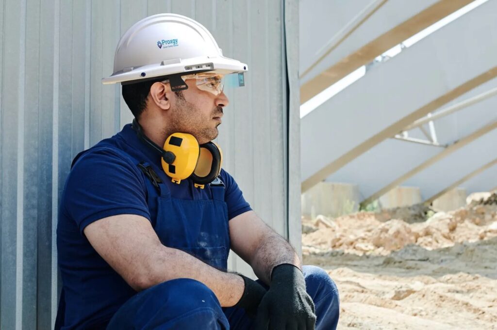 un-casque-pour-les-travailleurs-isoles