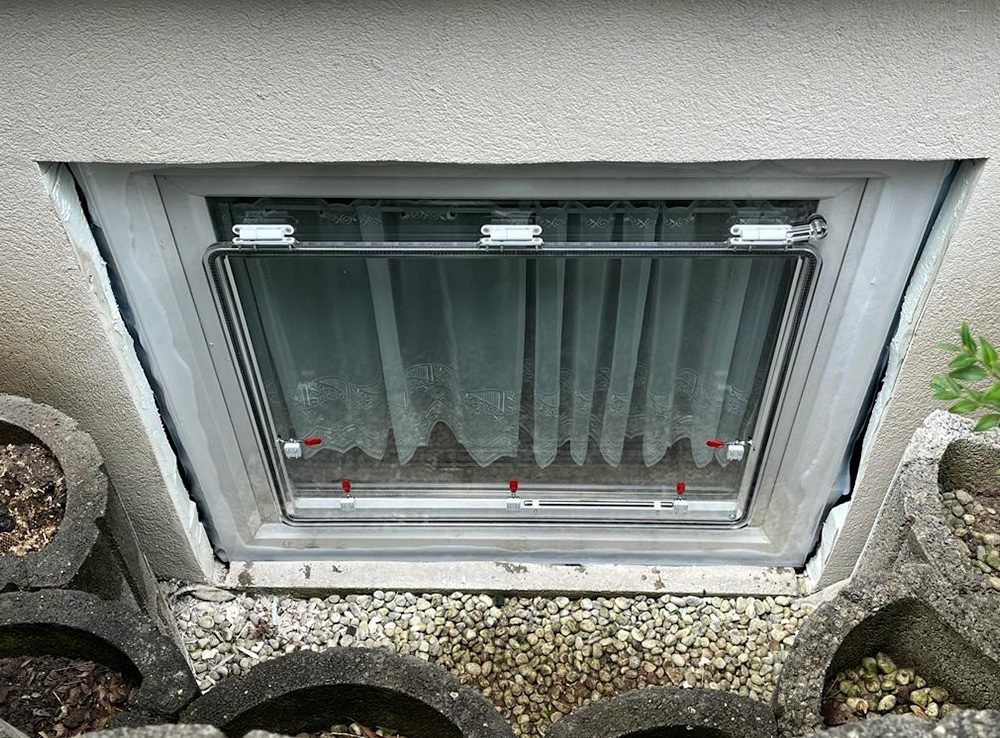 window-protector-protege-les-fenetres-de-sous-sol-contre-les-inondations